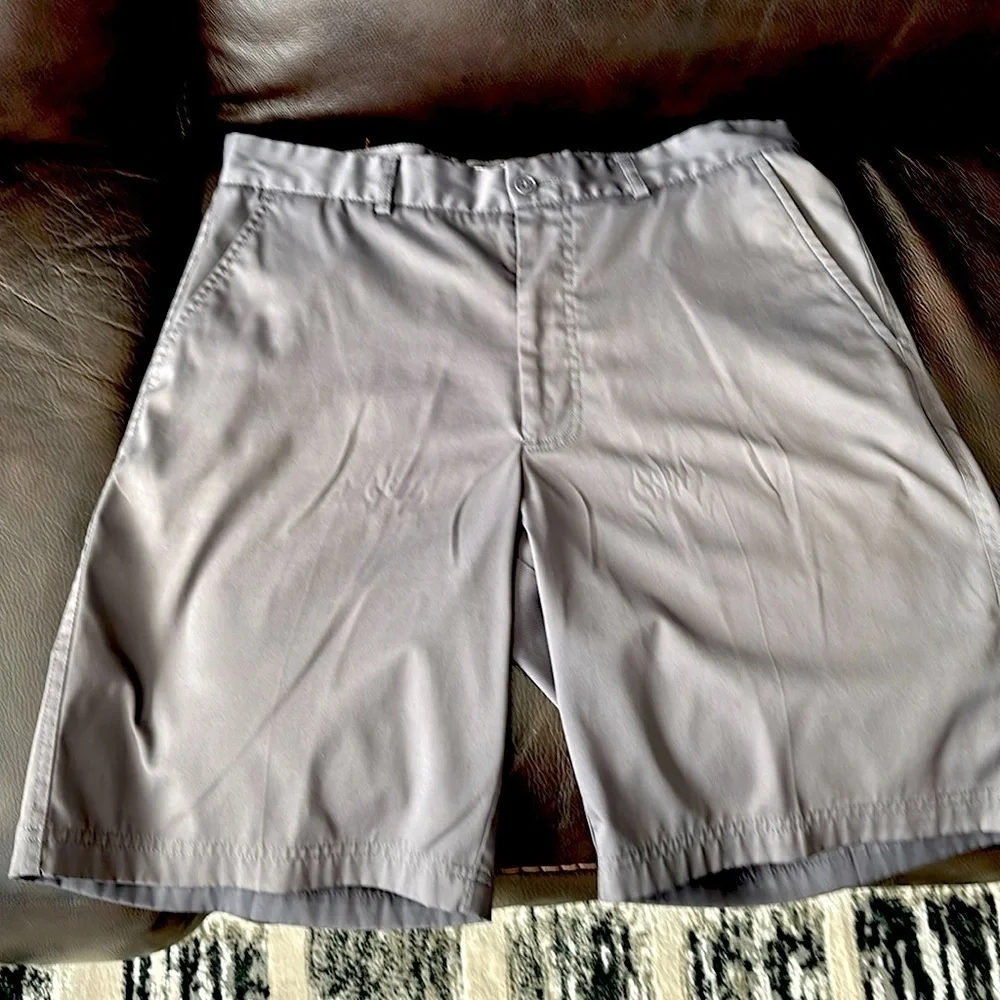 Men’s Gray Pebble Beach golf shirts size 34
